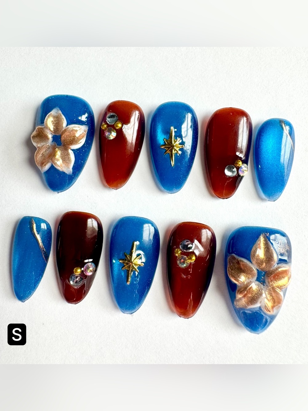 Vibrant Blue & Brown Presso On Nail Set with Gold 3D Flowers